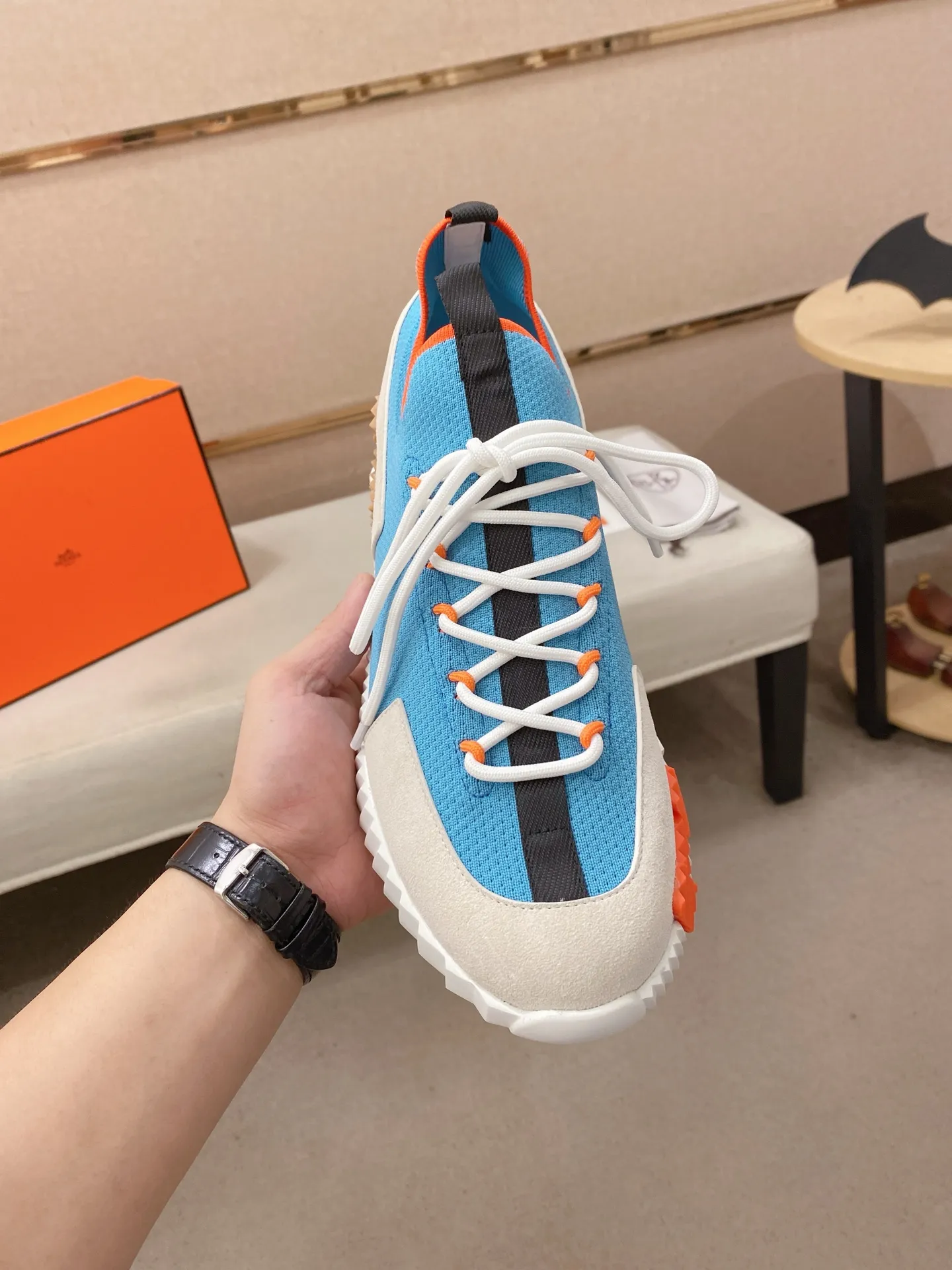 Men's clothing and shoes💰: 620💰《HERMES》【Classic Original Version】Hermès; Top 🔝 Purchasing Agency 🔍🔍Men's latest 🇺🇸 counters are on sale simultaneously, original imported from Italy ▲▲Silk cowhide with breathable fabric ▲▲ (high-end and expensive Qi·Grade) Exquisite workmanship (Italian 🇮🇹Imported water-dyed 🐂cowhide lining) Sole: Original sole provided by the original factory, ⚠️Exclusive double-layer activity·TPR·Rubber·Combined molded outsole; Super·comfortable·wear-resistant·non-slip·environmental protection The real thing is more beautiful if you take the real thing (high quality, follow the order), you can enter and exit the counter at will * Number of yards: 38·39·40·41·42·43·44# (can be customized 45.)